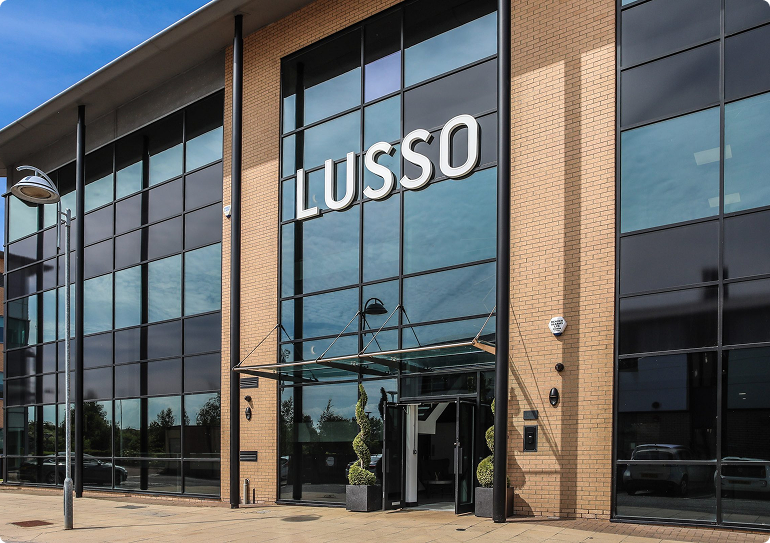 customer-success-story-banner-LussoStone